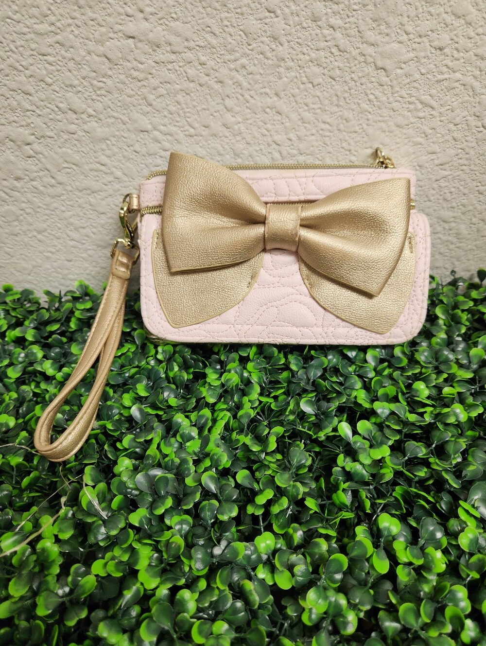 Betsey Johnson Bow Pink & Gold Wristlet